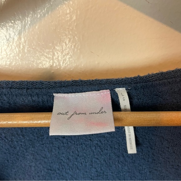 Out From Under Edith Fleece Wrap Top Blue Sweater Knit Size Large Navy Blue UO - Picture 3 of 6